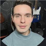 Profesor de Teatro, Licenciado en Educación, (Pedagogía en Enseñanza Media en Artes Escénicas UC). Diplomado en Pedagogía Teatral UC